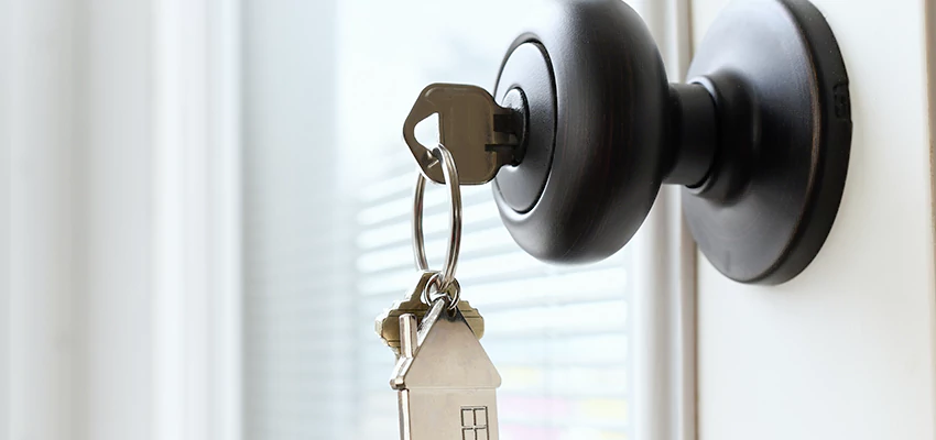 Bifold Door Knob Replacement in Norwalk, California